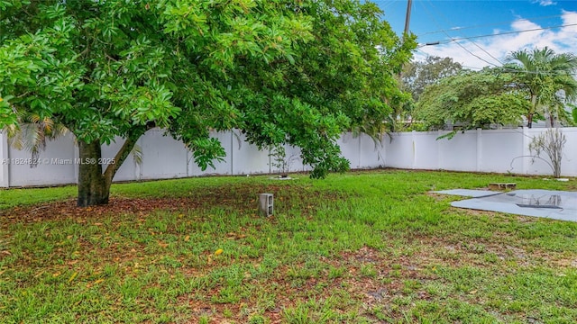 6464 Mcclellan St, Hollywood, FL 33024 - fenced backyard with a patio
