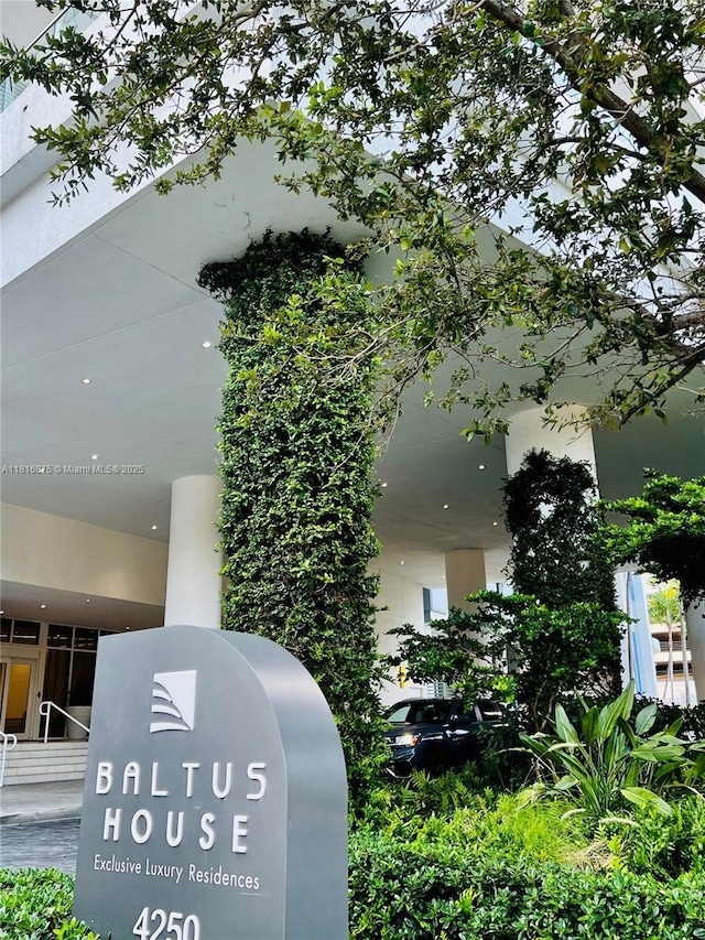 4250 Biscayne Blvd Unit 1618, Miami, FL 33137 - exterior view of stucco siding