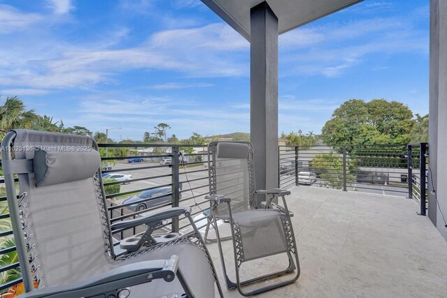 1101 NE 16th Ter Unit 1, Fort Lauderdale, FL 33304 - view of patio / terrace