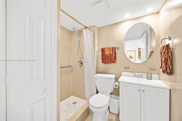 114 Royal Park Dr Unit 2B, Oakland Park, FL 33309 - bathroom with vanity and a tile shower