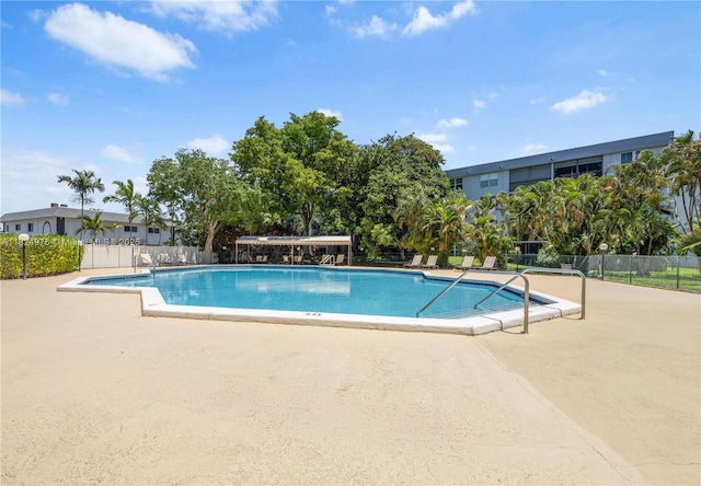 114 Royal Park Dr Unit 2B, Oakland Park, FL 33309 - community pool with a patio