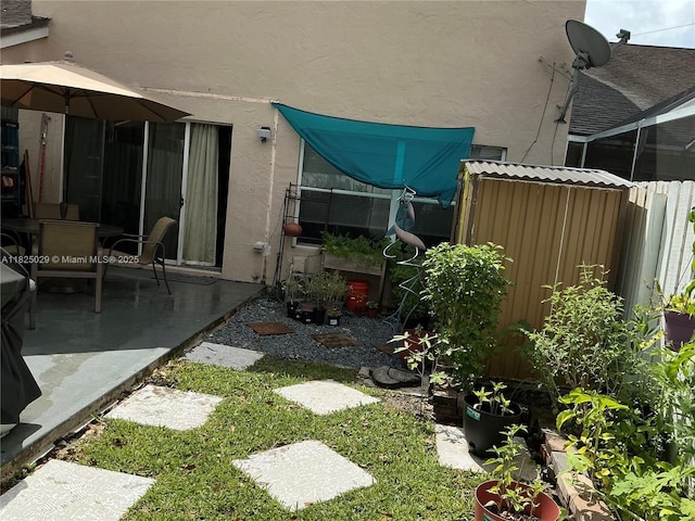 4925 W Lakes Dr, Deerfield Beach, FL 33442 - view of yard with a patio