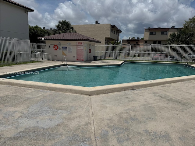 950 SW 104th Ct Unit C-201, Miami, FL 33174 - community pool with a patio
