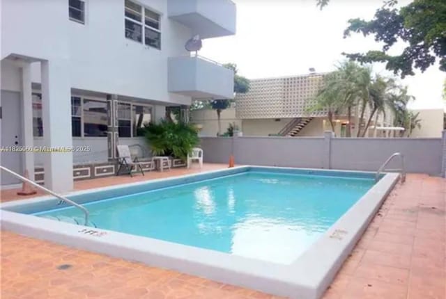 1145 Normandy Dr Unit 304, Miami Beach, FL 33141 - view of community pool