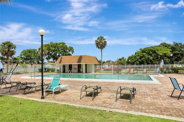 453 Lakewood Cir Unit A, Margate, FL 33063 - community pool featuring a patio area