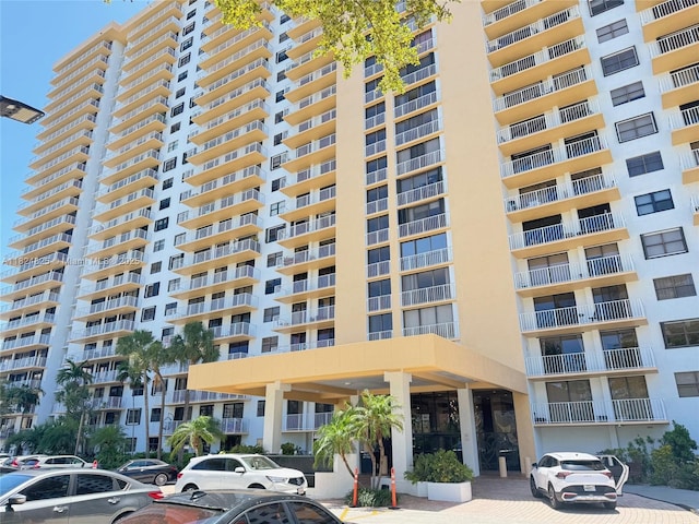 290 174th St Unit 316, Sunny Isles Beach, FL 33160 - view of apartment building / complex with uncovered parking