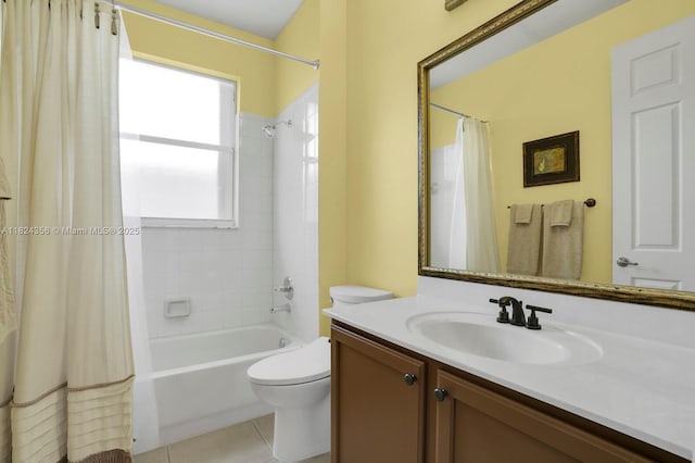 819 SW Bromelia Ter, Stuart, FL 34997 - bathroom featuring vanity, shower / tub combo with curtain, and tile patterned floors
