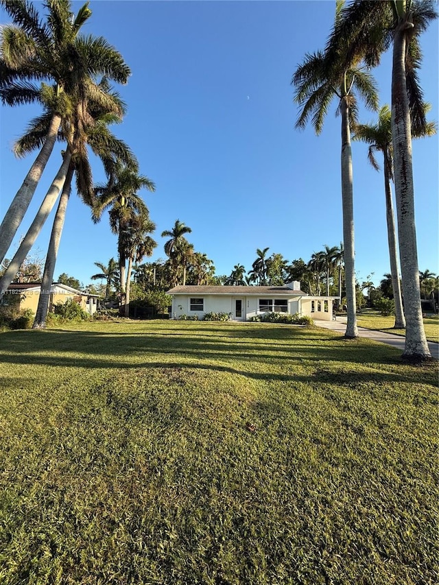 4438 E Riverside Dr, Fort Myers, FL 33905 - view of green lawn