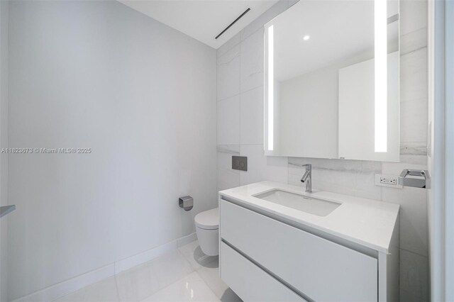 300 Biscayne Blvd Way Unit 4301, Miami, FL 33131 - bathroom with vanity and toilet
