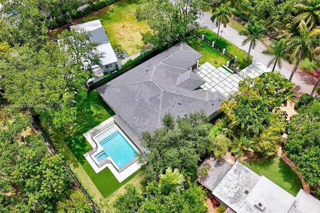 7025 SW 80th Ct, Miami, FL 33143 - bird's eye view of a pool