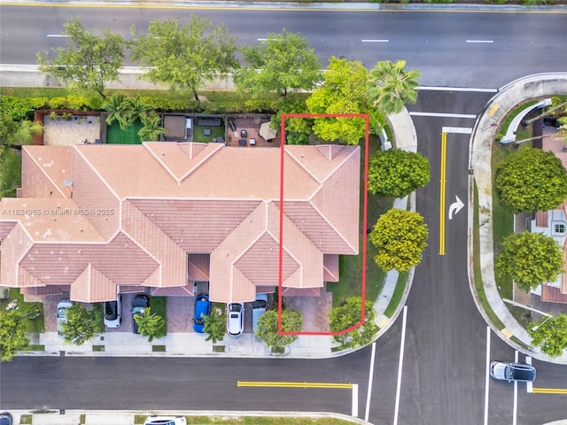 8081 NW 107th Ct, Doral, FL 33178 - aerial view of property and surrounding area with property boundaries highlighted