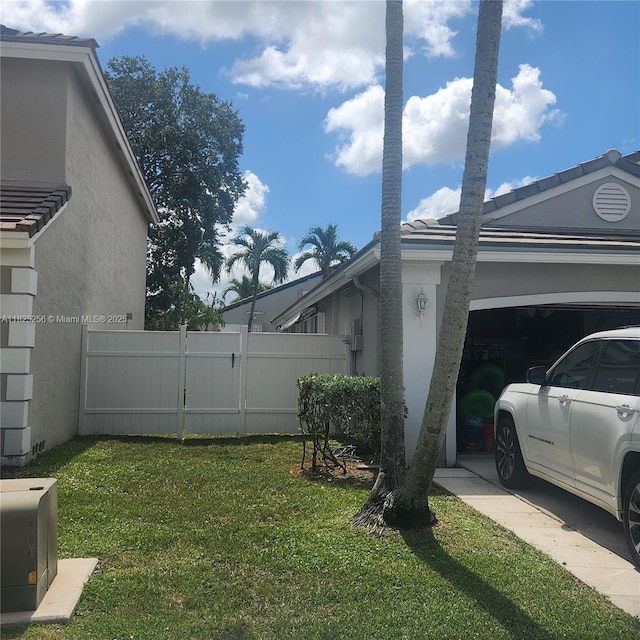 2017 NW 182nd Ave, Pembroke Pines, FL 33029 - view of home's exterior featuring stucco siding