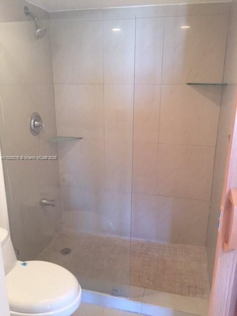 3375 N Country Club Dr Unit 1508, Aventura, FL 33180 - bathroom featuring a tile shower