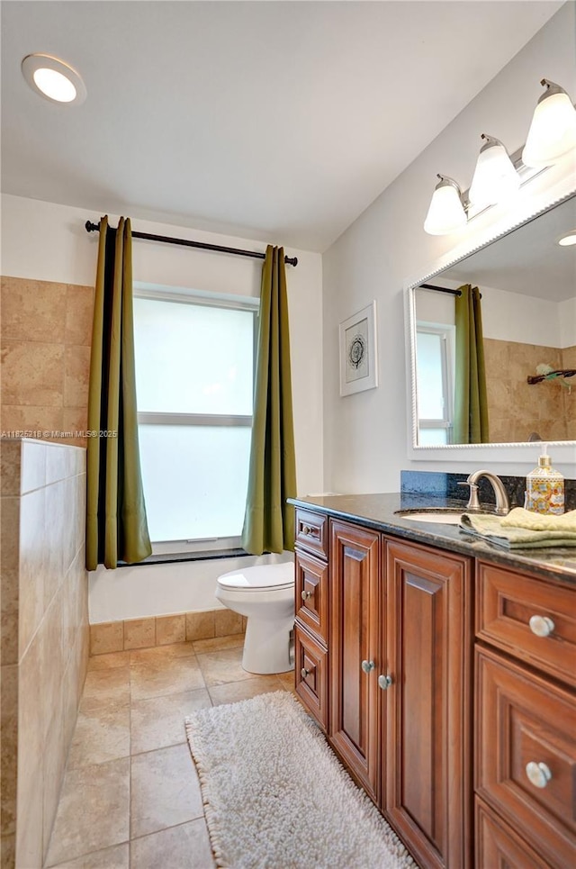 10967 NW 12th Dr, Coral Springs, FL 33071 - bathroom featuring a tile shower and vanity