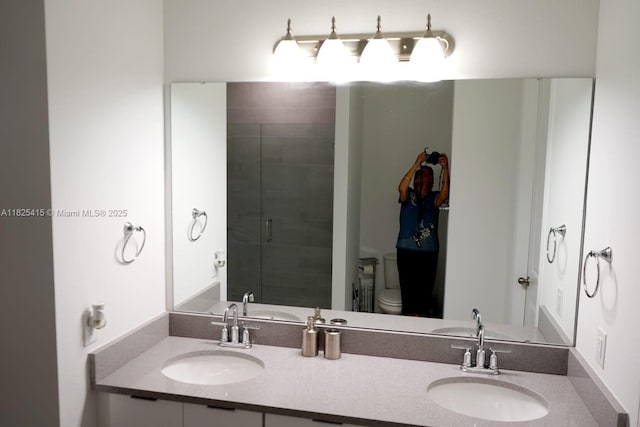 2375 Lancashire St, Davenport, FL 33896 - full bath with double vanity and a stall shower