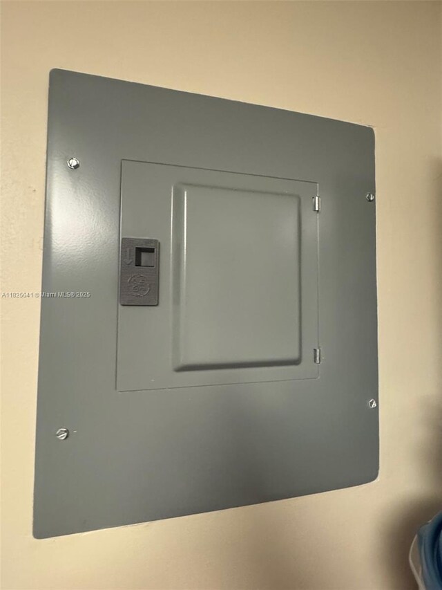 1428 SE 4th Ave Unit 103, Deerfield Beach, FL 33441 - detailed view of electric panel