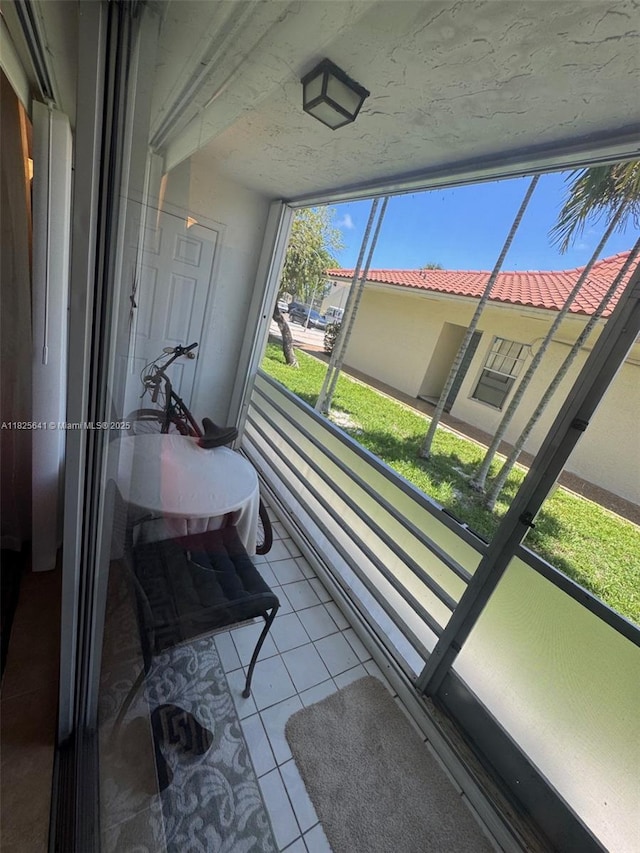 1428 SE 4th Ave Unit 103, Deerfield Beach, FL 33441 - view of sunroom / solarium
