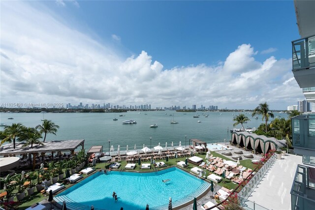 1100 W Ave Unit 506, Miami Beach, FL 33139 - water view featuring skyline