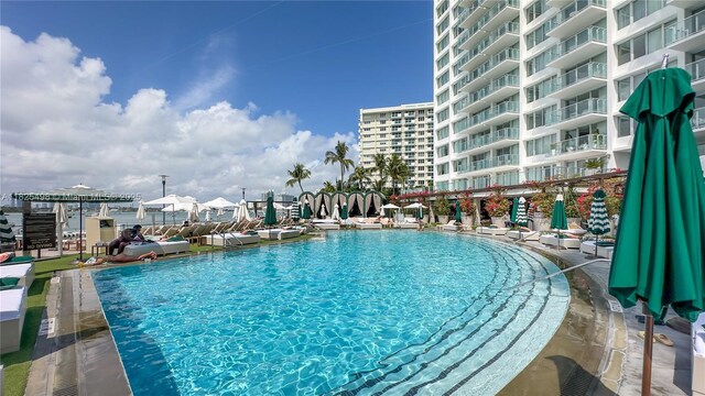 1100 W Ave Unit 506, Miami Beach, FL 33139 - view of community pool
