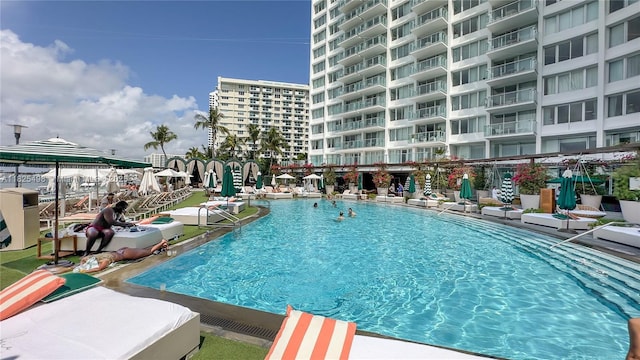 1100 W Ave Unit 506, Miami Beach, FL 33139 - view of community pool