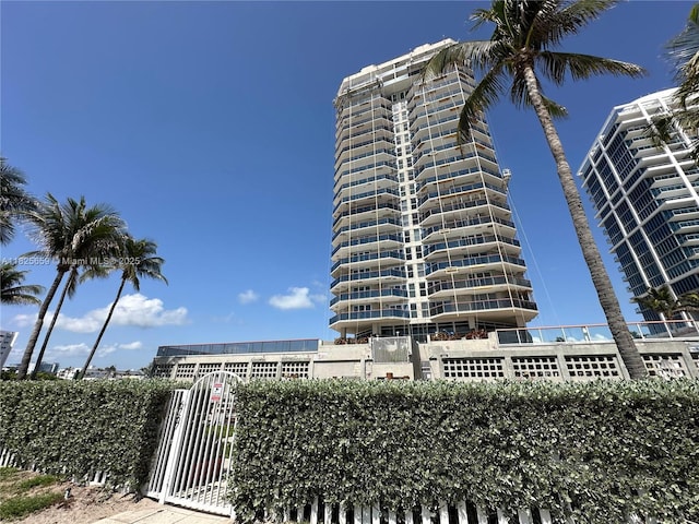 6767 Collins Ave Unit 704, Miami Beach, FL 33141 - view of building exterior