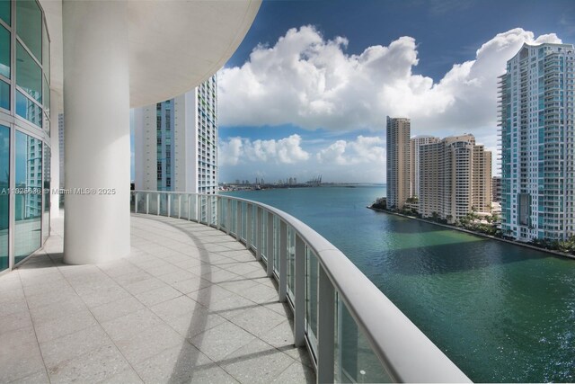 300 S Biscayne Blvd Unit L-1228, Miami, FL 33131 - balcony with a water view and a city view