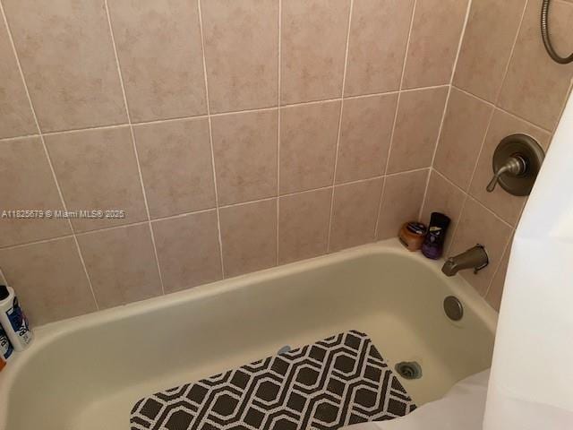 1351 NE Miami Gardens Dr Unit 1014E, Miami, FL 33179 - bathroom with  shower combination