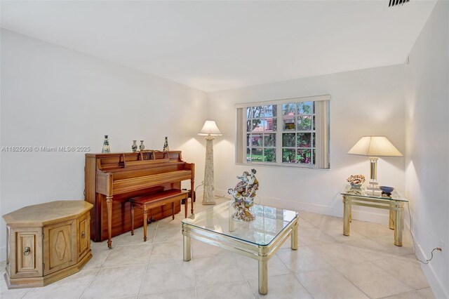 676 NW 133rd Dr, Plantation, FL 33325 - sitting room with baseboards