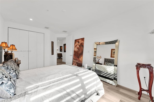 4212 NE 7th Ter, Oakland Park, FL 33334 - bedroom with wood finished floors and a closet