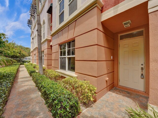 1033 NE 17th Way Unit 904, Fort Lauderdale, FL 33304 - photo 2