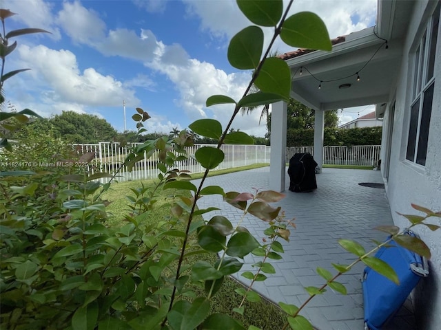1087 Chenille Cir, Weston, FL 33327 - view of patio / terrace