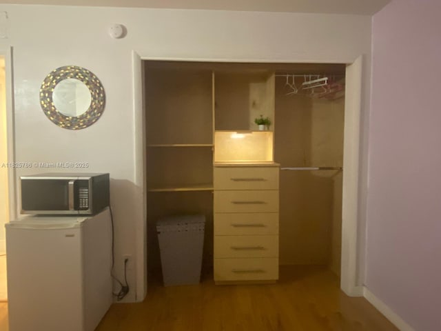 19001 NE 14th Ave Unit 325, Miami, FL 33179 - view of closet