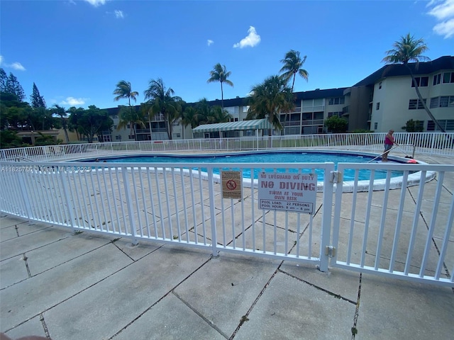 19001 NE 14th Ave Unit 325, Miami, FL 33179 - community pool with a patio