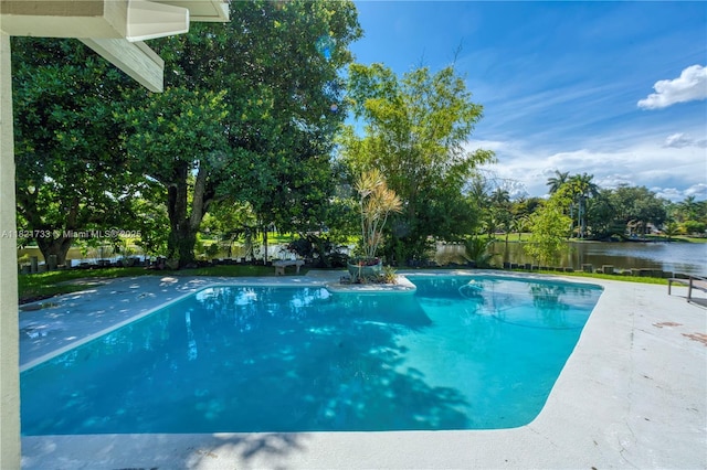 2691 SW 110th Way, Davie, FL 33328 - outdoor pool featuring a water view and view of wooded area