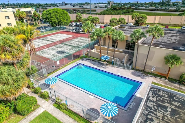 8635 NW 8th St Unit 103, Miami, FL 33126 - view of community pool