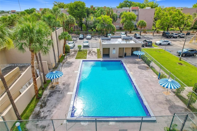 8635 NW 8th St Unit 103, Miami, FL 33126 - view of community pool