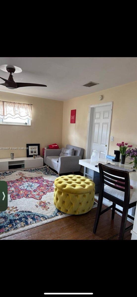 1843 Wiley St, Hollywood, FL 33020 - view of living area