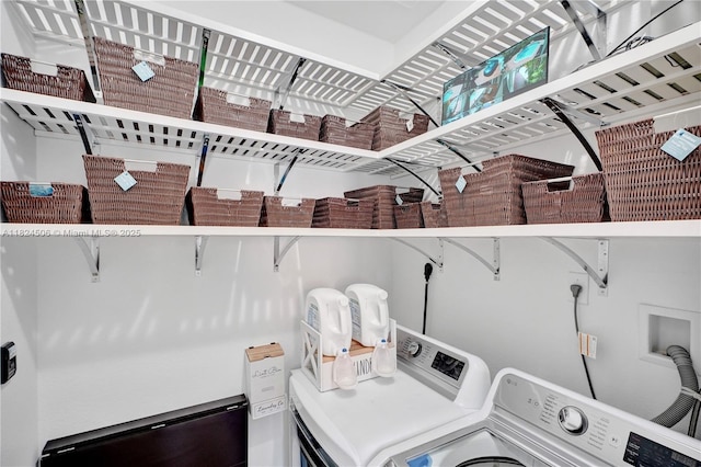 14241 SW 30th St, Miami, FL 33175 - laundry room featuring independent washer and dryer