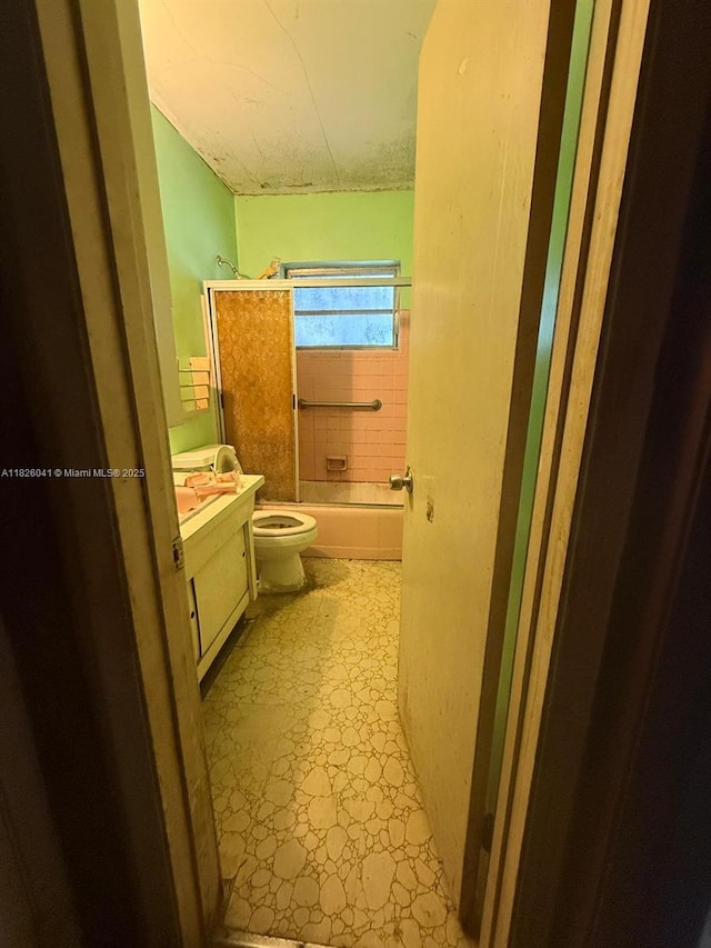10315 SW 42nd St, Miami, FL 33165 - full bathroom with vanity, tile patterned floors, and shower / bath combination