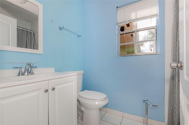 806 NE 214th Ln Unit 806-03, Miami, FL 33179 - full bath featuring vanity and tile patterned floors