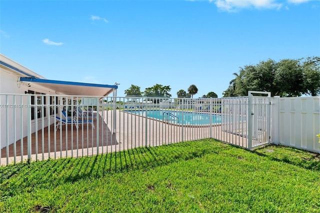 6905 NW 73rd St, Tamarac, FL 33321 - community pool featuring a patio area
