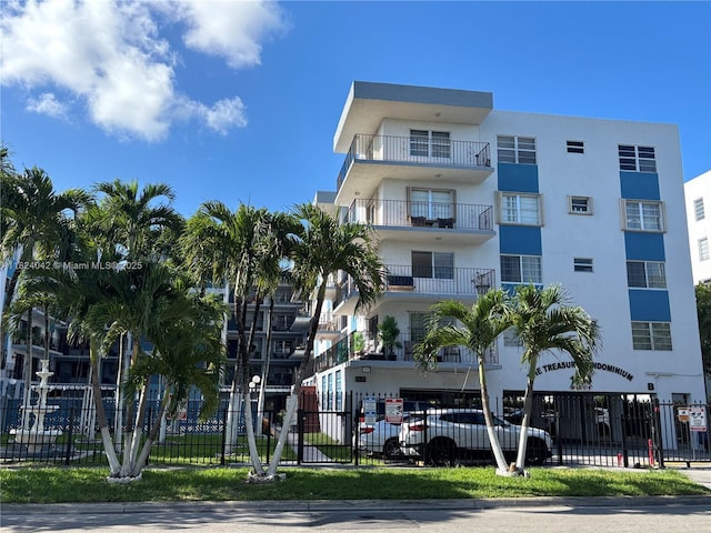 1635 W 44th Pl Unit 509, Hialeah, FL 33012 - view of apartment building / complex