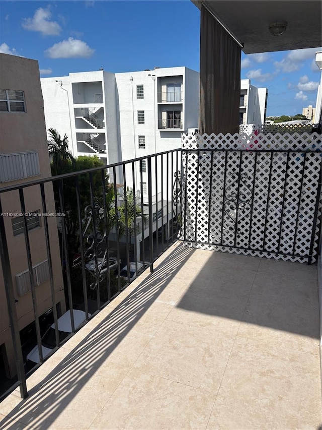 1635 W 44th Pl Unit 509, Hialeah, FL 33012 - view of balcony