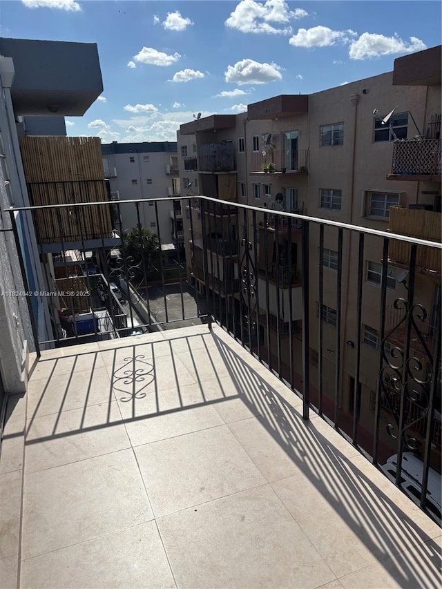 1635 W 44th Pl Unit 509, Hialeah, FL 33012 - view of balcony