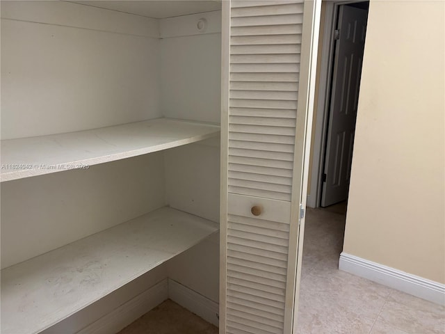 1635 W 44th Pl Unit 509, Hialeah, FL 33012 - view of closet