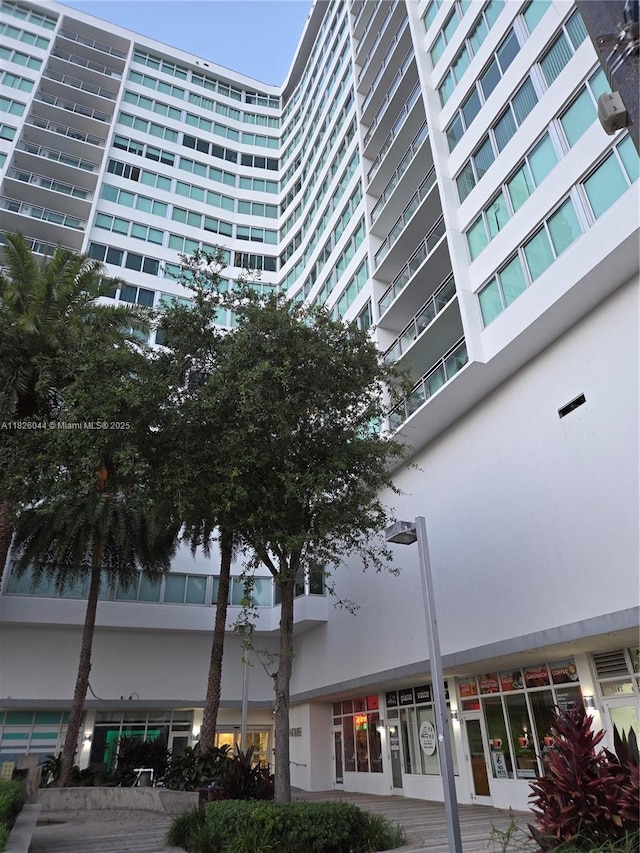 7135 Collins Ave Unit 424, Miami Beach, FL 33141 - view of building exterior
