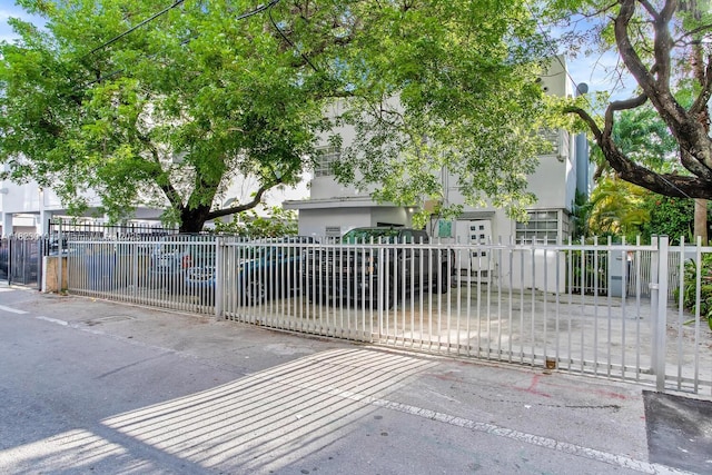 631 Euclid Ave Unit 8, Miami Beach, FL 33139 - gate with a fenced front yard