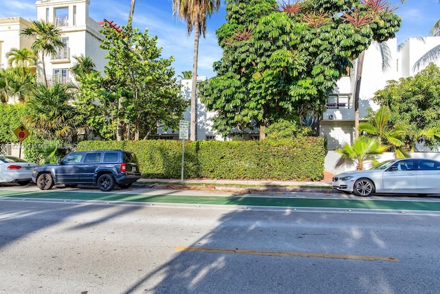 631 Euclid Ave Unit 8, Miami Beach, FL 33139 - view of parking / parking lot