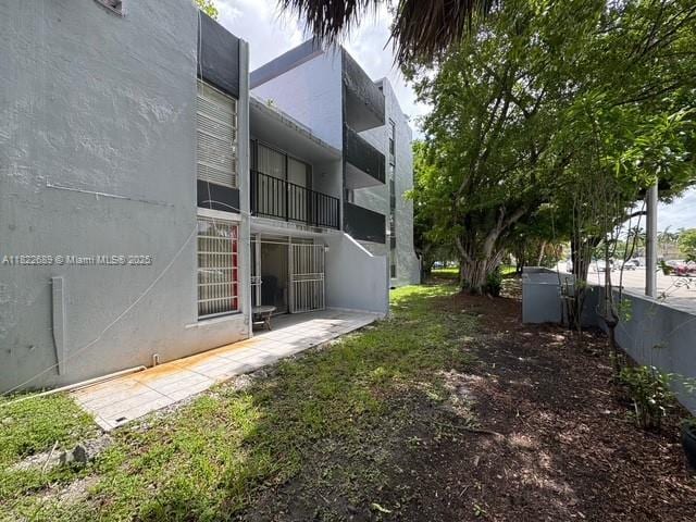 8841 W Flagler St Unit 108, Miami, FL 33174 - view of yard