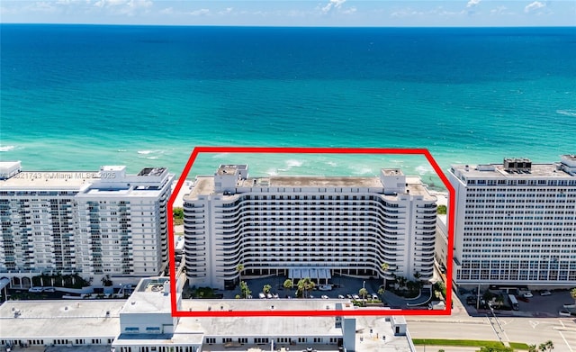 5555 Collins Ave Unit 7N, Miami Beach, FL 33140 - aerial view of property's location featuring property parcel outlined and a nearby body of water